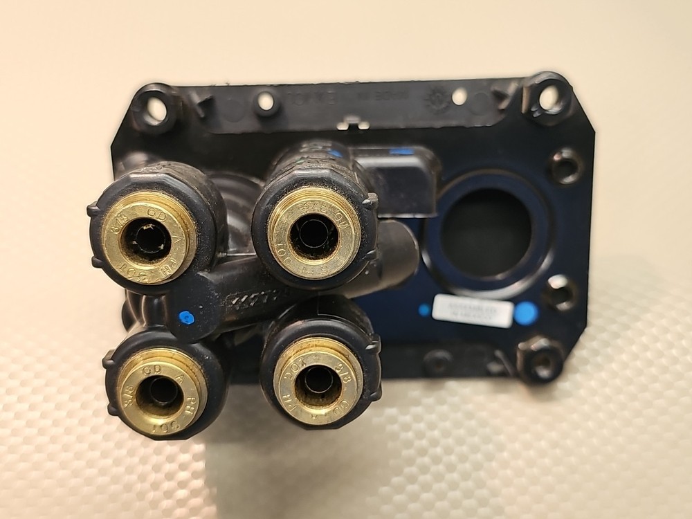 Bendix 3/8" PTC Push/Pull Dash Control Valve 800841