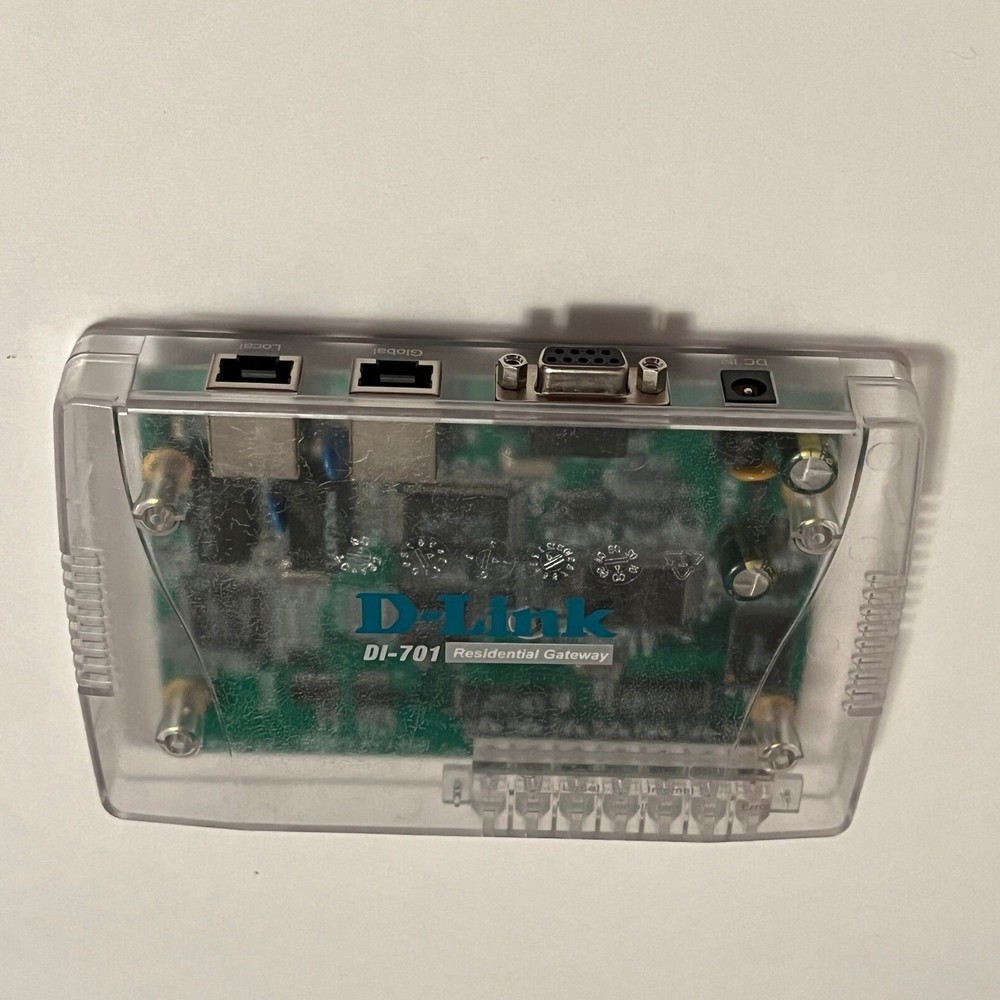 D-Link DI-701 Cable/DSL Internet Sharing Router: Has all components and docs