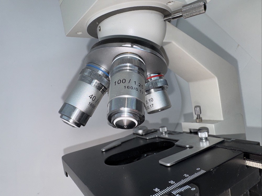 OMAX M82E Series Lab LED Binocular Compound Microscope 40X-2000X (No Cord)tested