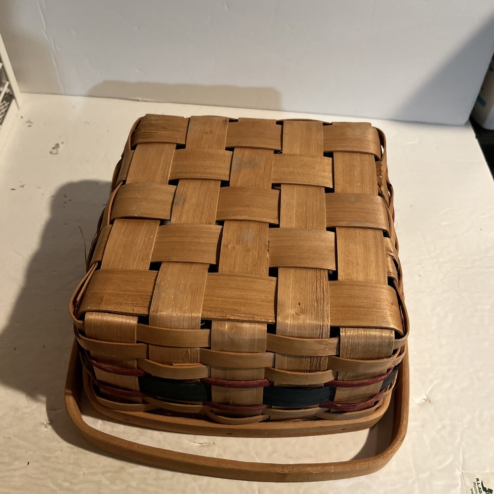 Small Berry Basket With Handle Pre Owned Good Condition
