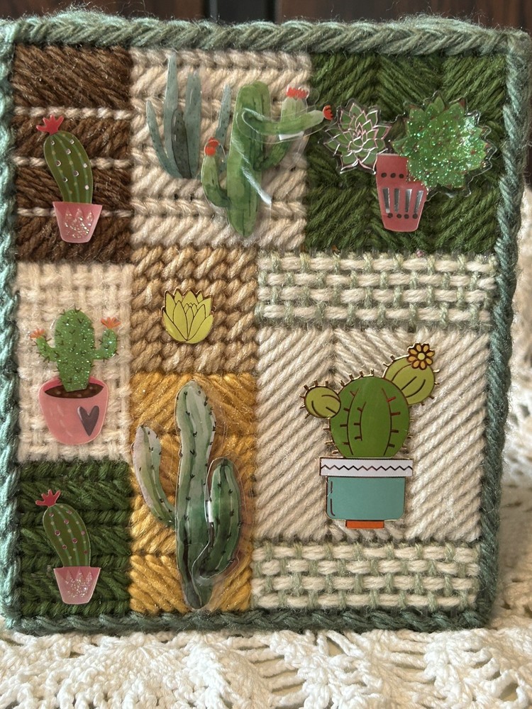 CACTUS SAMPLER / CACTI PLANTS NEW - HANDMADE - PLASTIC CANVAS TISSUE BOX COVER