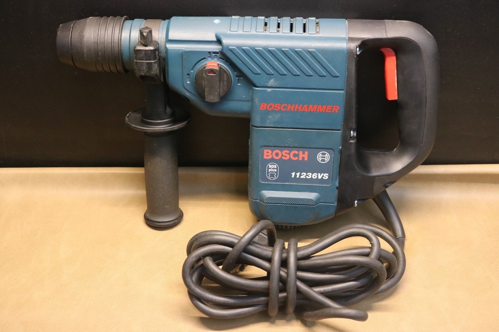 Bosch 11236VS Rotary Hammer Drill with case and bits