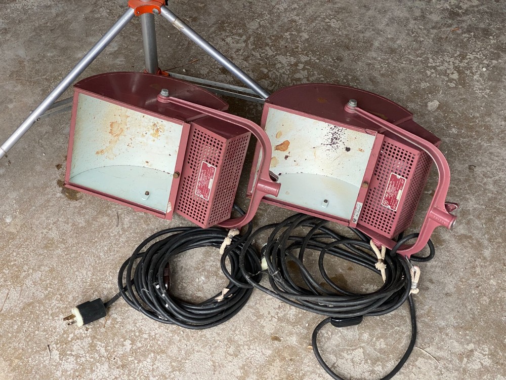 2 Mole Richardson Baby Softbox 800 with 750w bulb