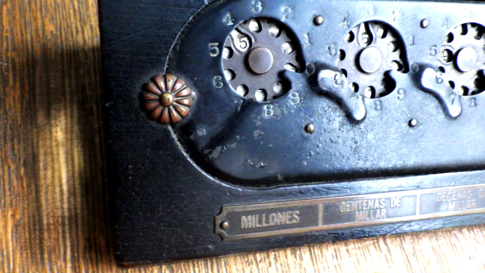 The CALCULATOR COMP -Antique Mechanical Adding Machine -Rare Original Stylus