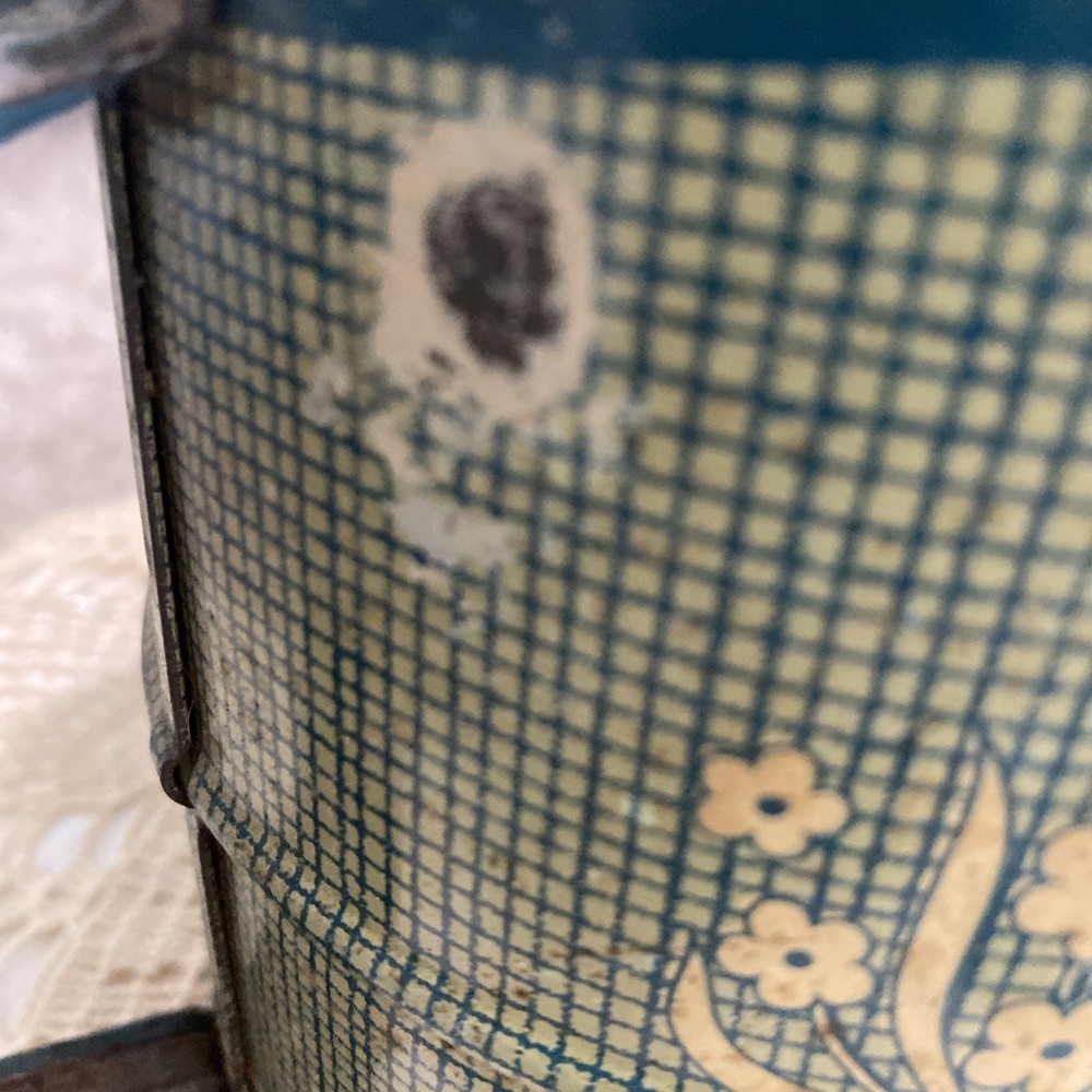 Vintage Bluish Flour Sifter Kitchen Granny Core