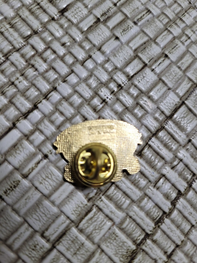 McDonald's LAPEL HAT PIN DELUXE BURGER