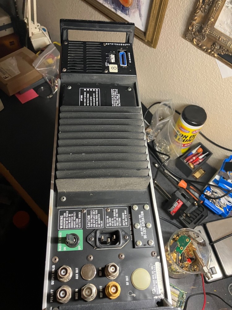 Fluke 6071A Signal Generator