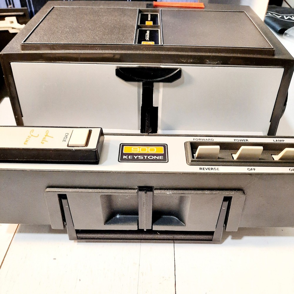 Keystone Auto Focus slide projector, rotary tray, instructions, Model K900