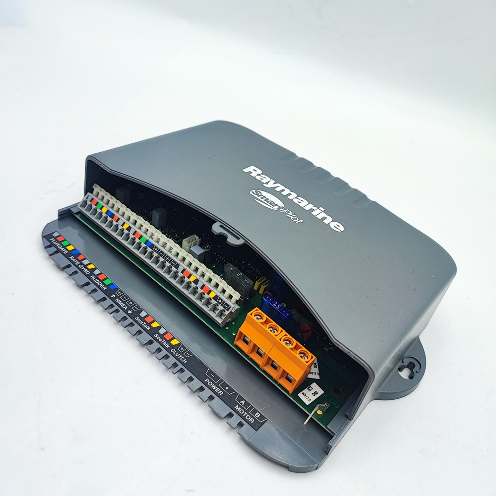 Raymarine S1 SmartPilot Autopilot Course Computer SmartPilot E15020 Wheelpilot