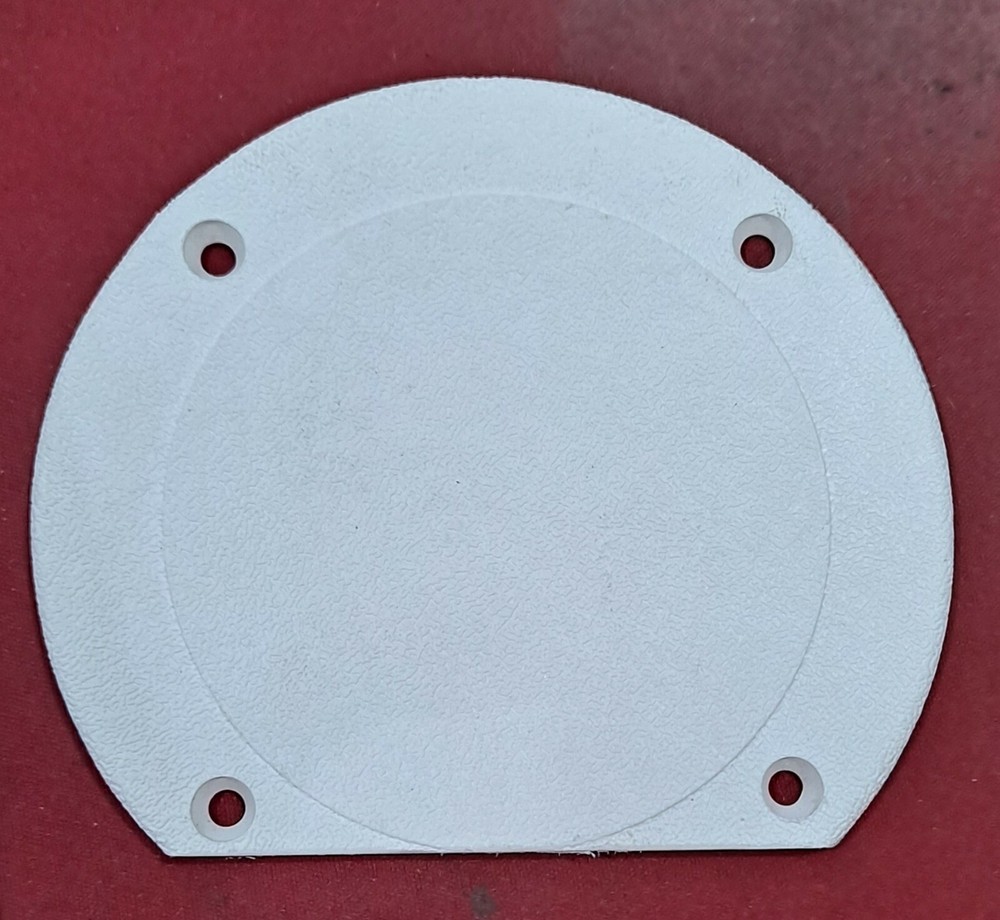 TH MARINE Polar White 5 1/2 " SCREW--DOWN  DECK PLATE