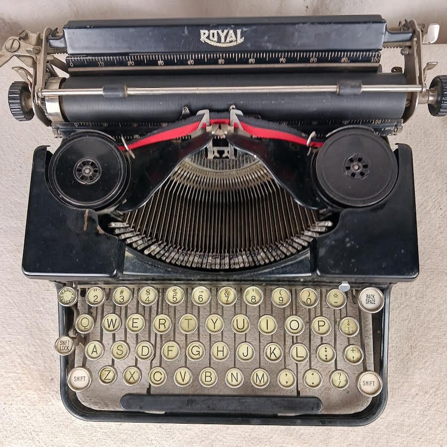 Antique 1933 Royal Portable Typewriter Model O