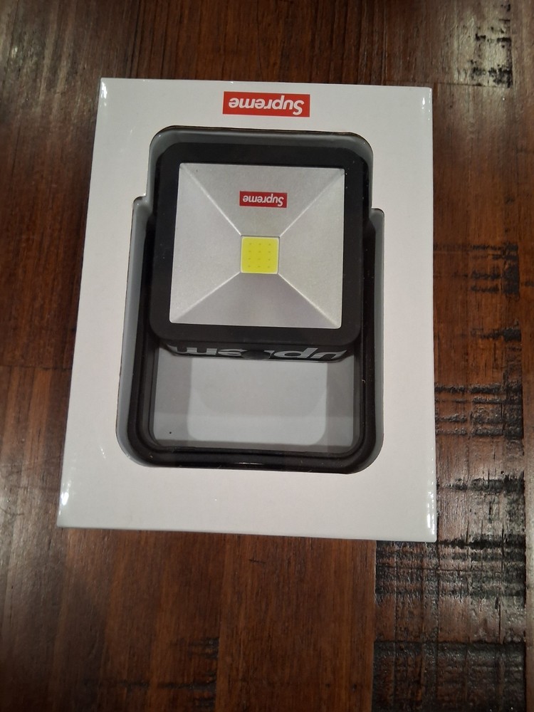 Supreme Kick Stand Light