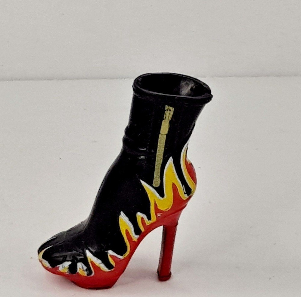 Rainbow High Ruby Anderson's Outfit #2 Replacement Boot SINGLE BOOT