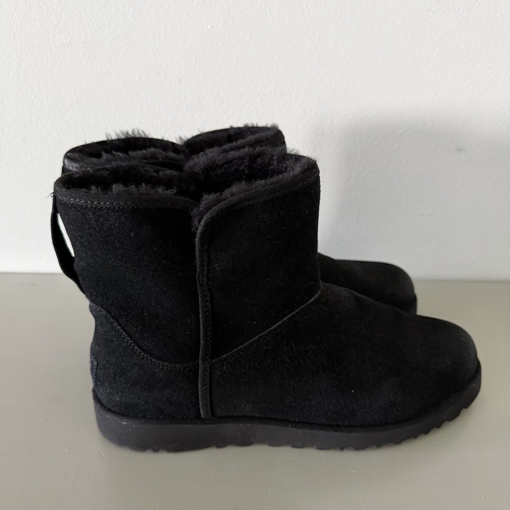 UGG Australia Women's Suede Classic Short Pull On Boots Black 10
