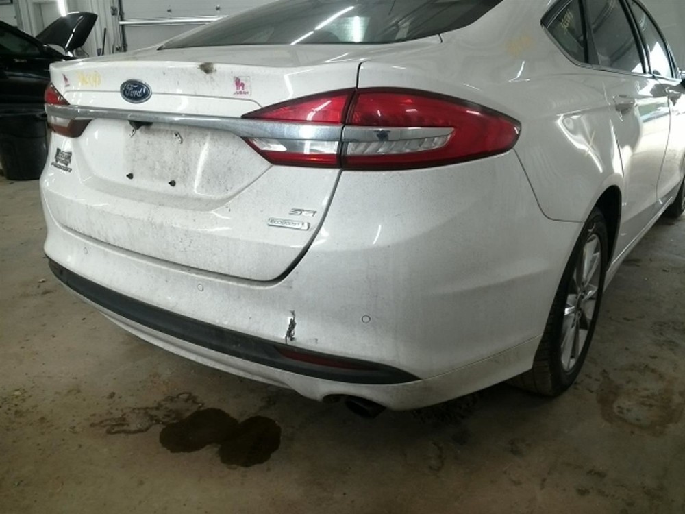 FUSION 2017 High Mounted Stop Light 104824032