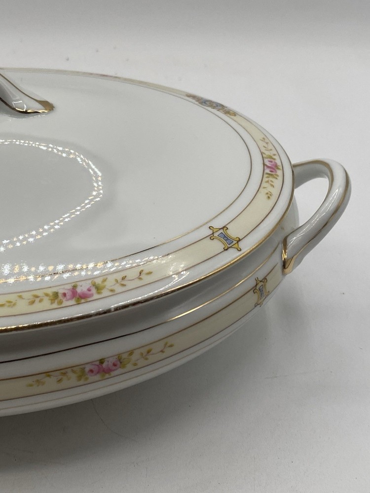 Noritake Havana, Covered Serving Bowl, Floral Design