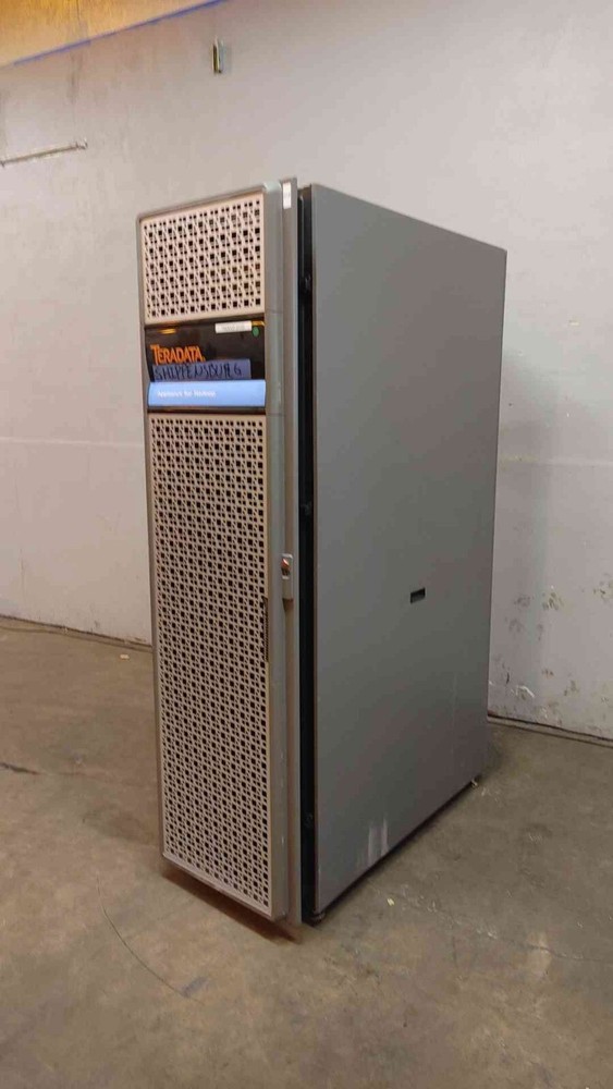 42U TeraData Fully Enclosed Rolling Server Rack Cabinet 36-33253308