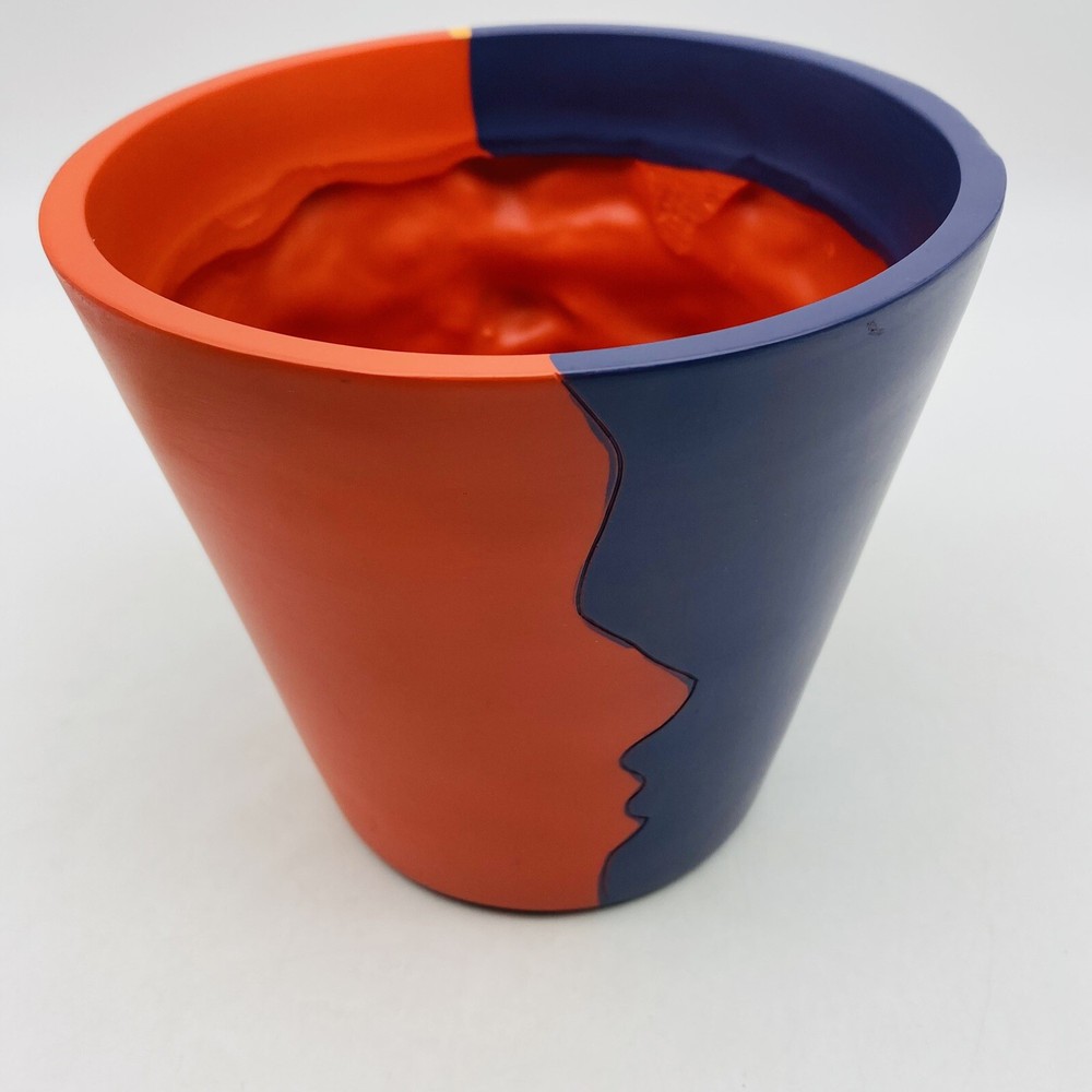 Gugugo Abstract Face Planter