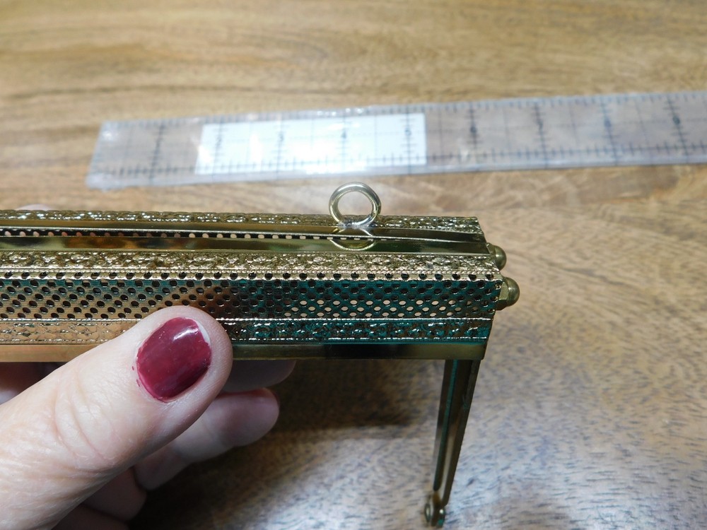 Vintage LeeWards Golden Finish 9" Purse Frame
