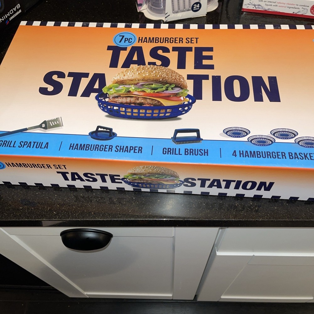 7 Pc Hamburger Station Set