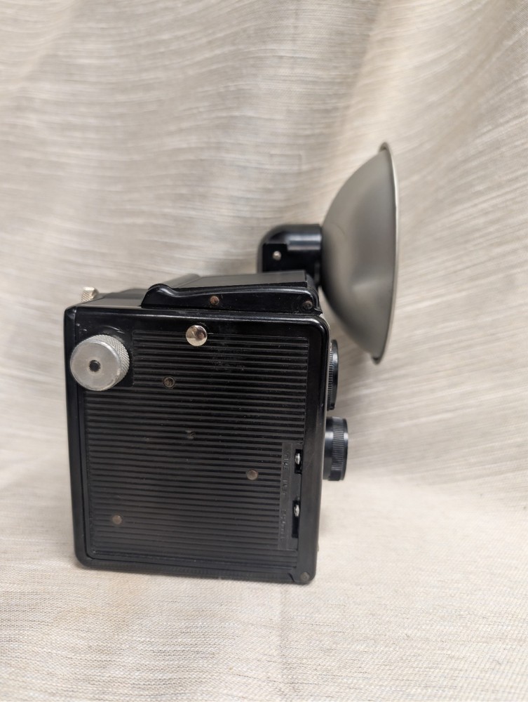 Vintage Spartus Full - Vue Camera w/ Flash untested