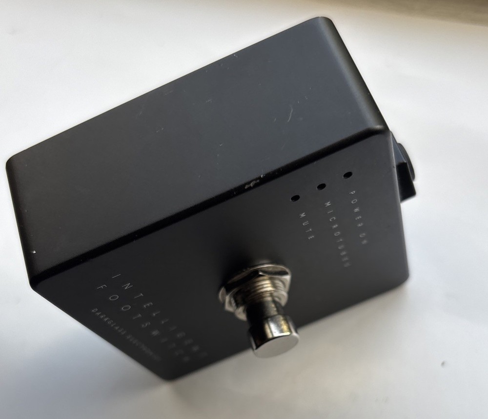 Darkglass Intelligent Footswitch - Black