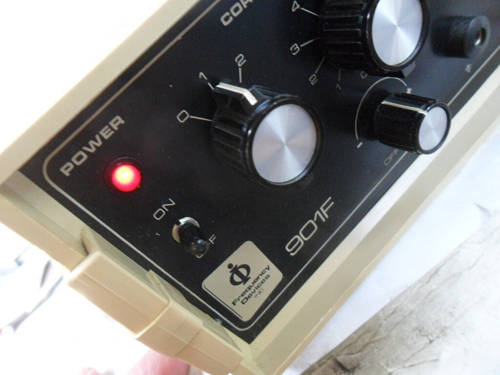 Clean Frequency Devices 901F Filter Amplifier Instrument Powers Up Sold UNTESTED