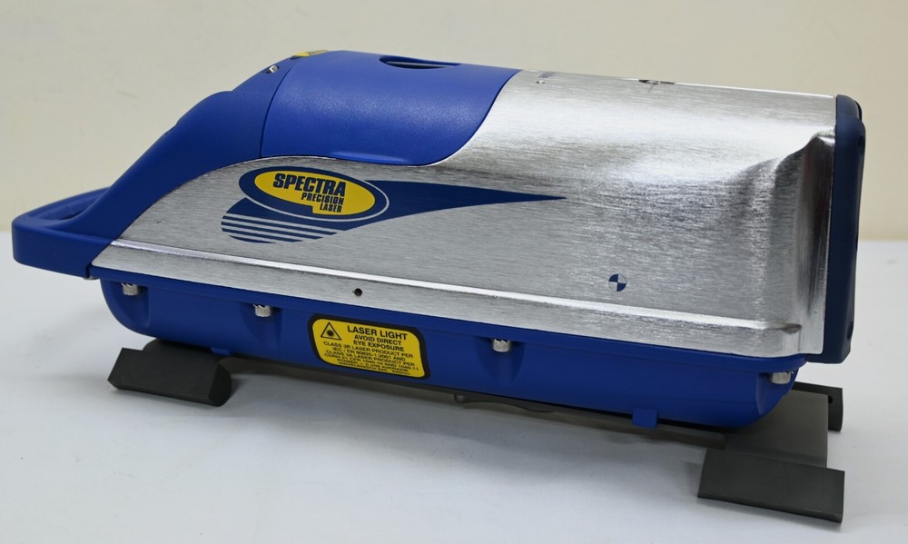 Spectra Trimble DG711 Precision Pipe Laser Kit DG711