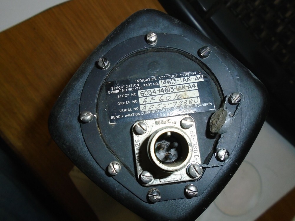 Bendix P/N: 14613-1AK-A4 Attitude Indicator