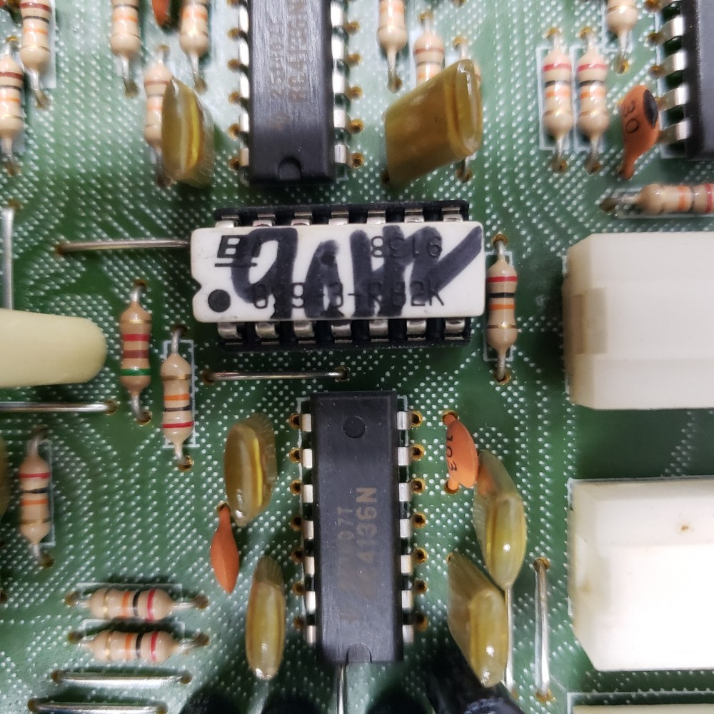 *SEE VIDEO* -Powers Up- AudioControl 4XS Programmable Electronic Crossover