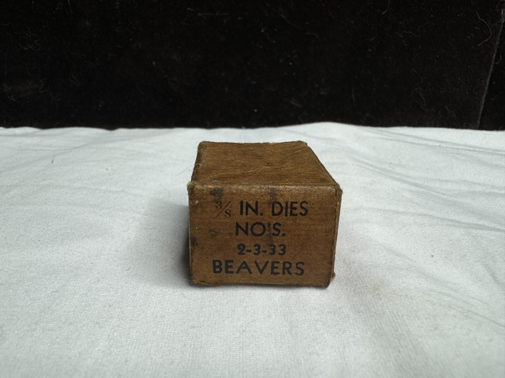 Vintage Beaver Tools 2-3-33 Dies 3/8 NOS