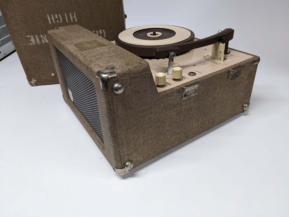 Vintage Audiotronics 300-A Portable Classroom Record Player 4-Speed - Functional