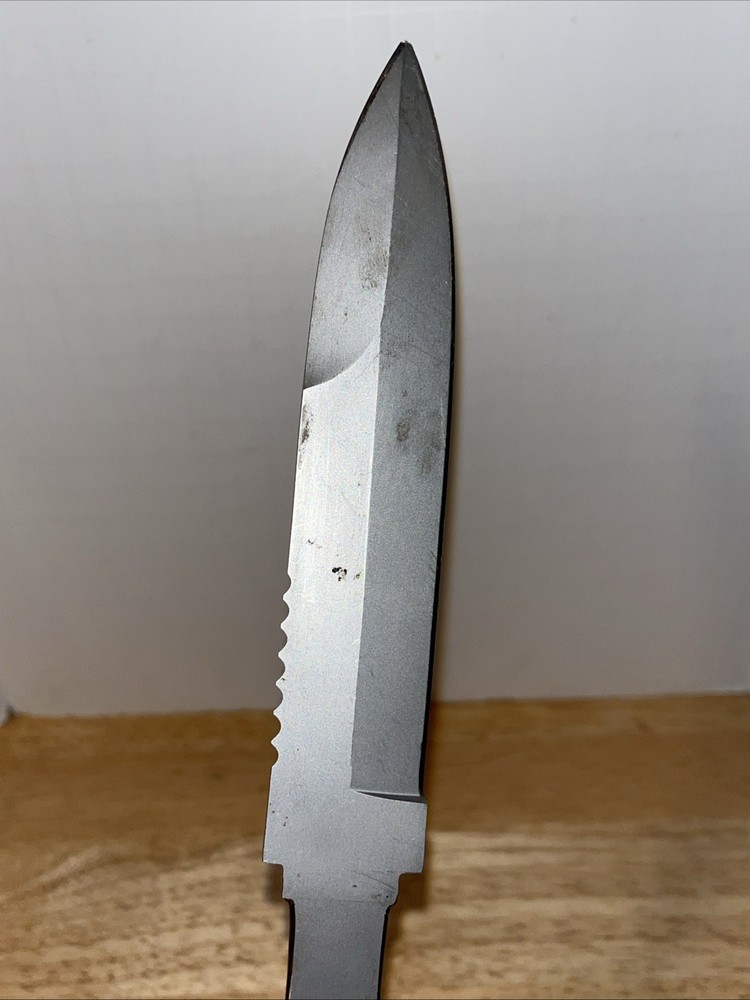 Boot Dagger Combat Knife 440 SS with Serrated Edge.