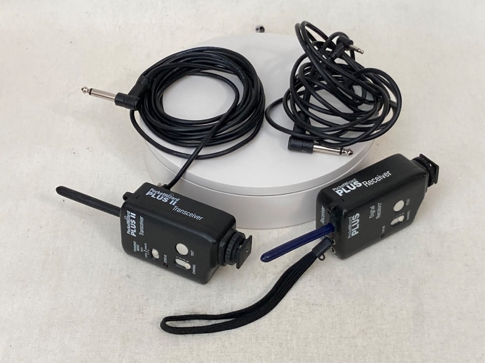 PocketWizard Plus II Transceiver Tested Working Plus Two Cords + Extra