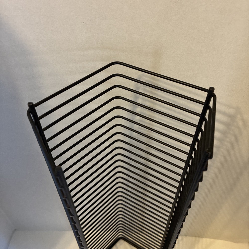 31 CD Metal Wire Storage Tower 18” Wall Mounted for CDs