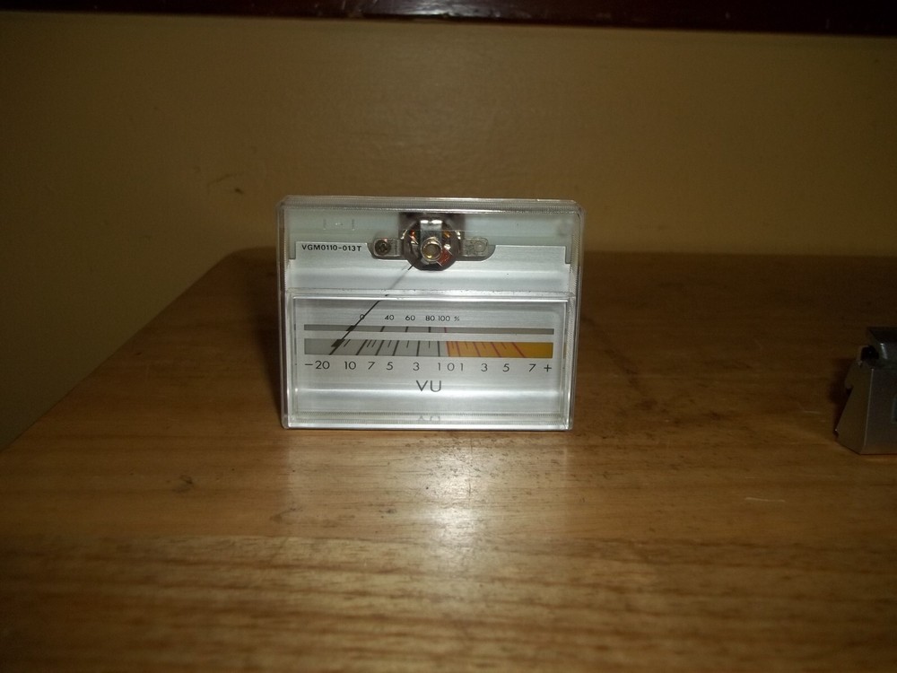 JVC KD-A33 Cassette Deck VU Meter (1)