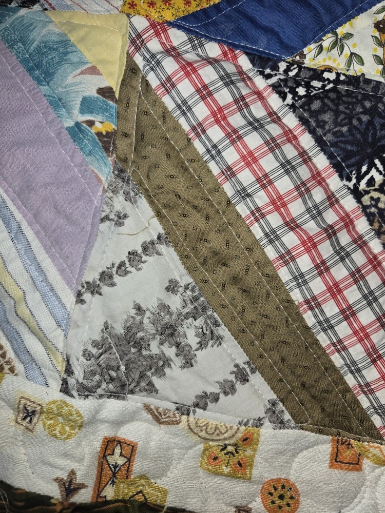 QUILT. 78X96. MACHINE QUILTED. 100 DIFFERENT PATTERNS