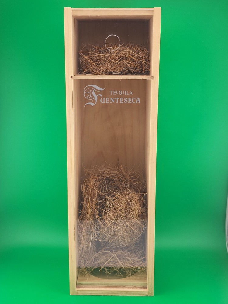 Fuenteseca Cosecha Tequila Blanco 2013 Empty Box Barware Man Cave 13.75"