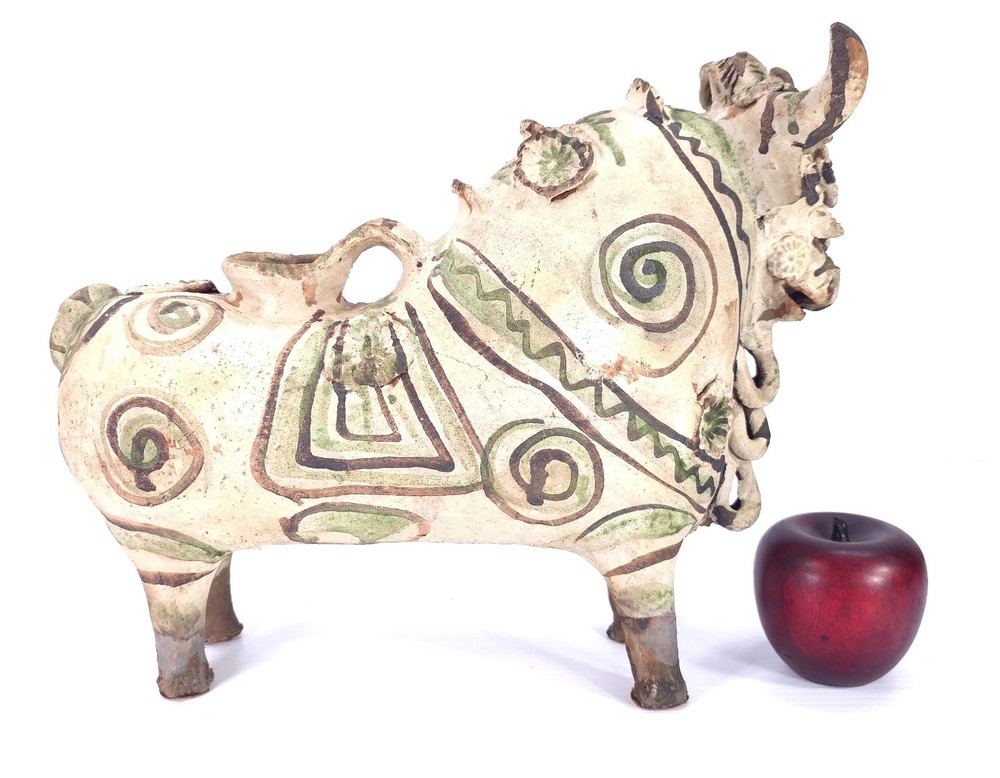 Large Torito de Pucara' Ceramic Peruvian Bull Sculpture - Great Character