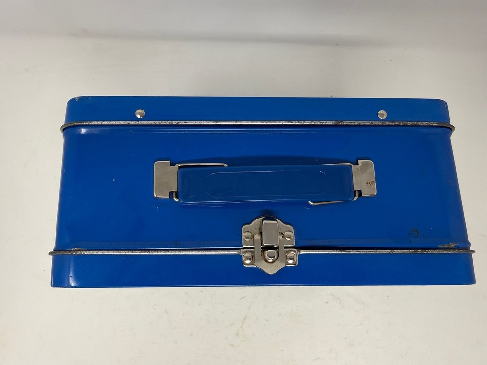 Nickelodeon SpongeBob Nintendo DS Tin Lunchbox Used