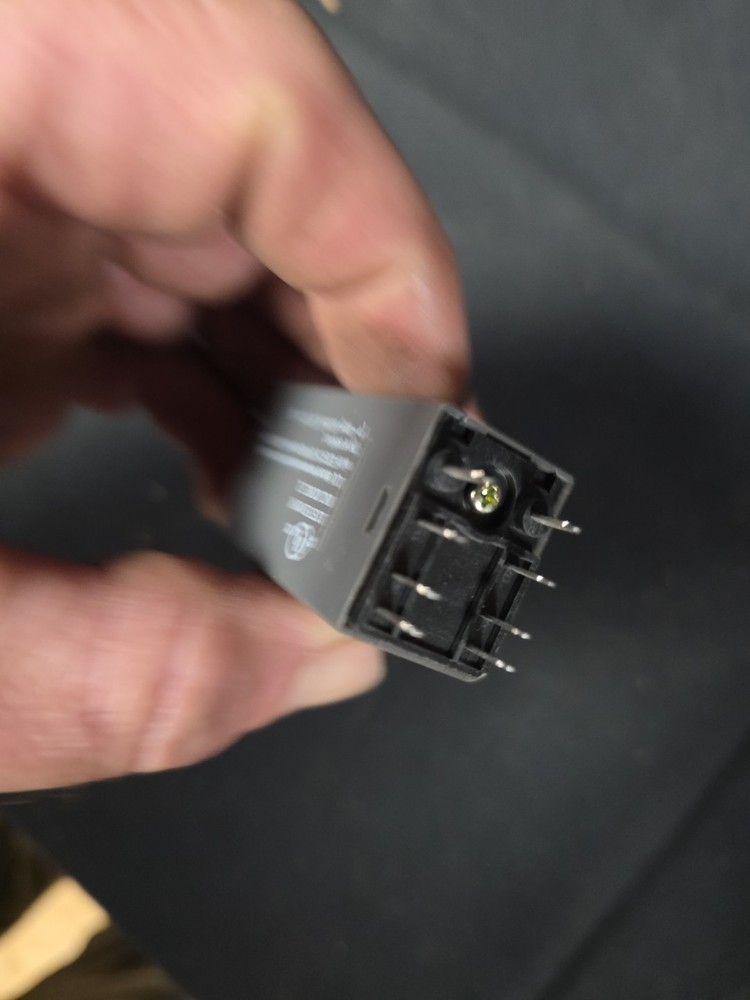 Idec GT5Y-2SN Timer 24VDC