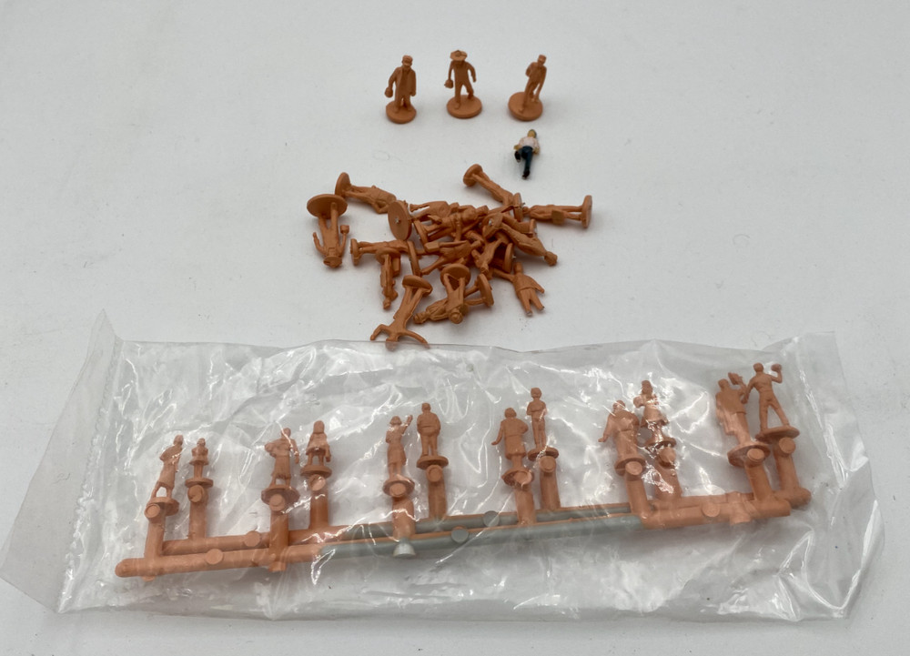 BACHMANN BNSF ELECTRIC RAIL CHIEF TRAIN HO SCALE 34 FIGURES