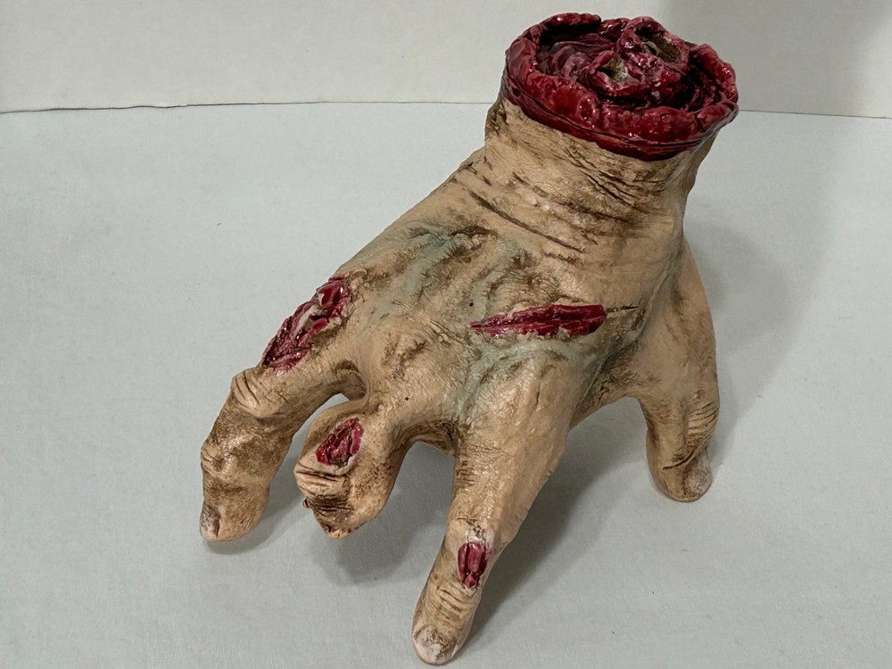 Crawling Hand Mangled Dismembered Scary Creepy with Sound