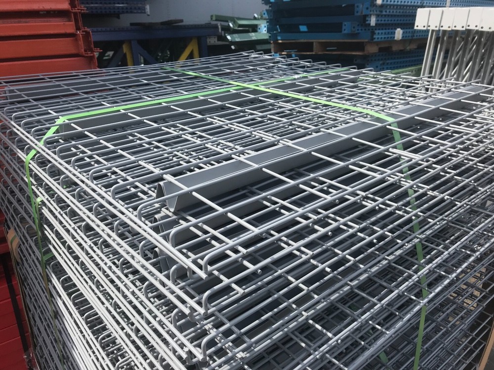 New Waterfall Wire Mesh Decking 42D x 58W