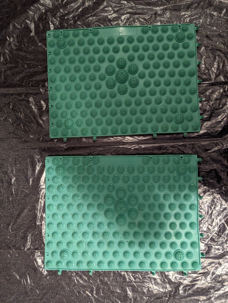 Green acupuncture mat 15x11 2 pieces pc total