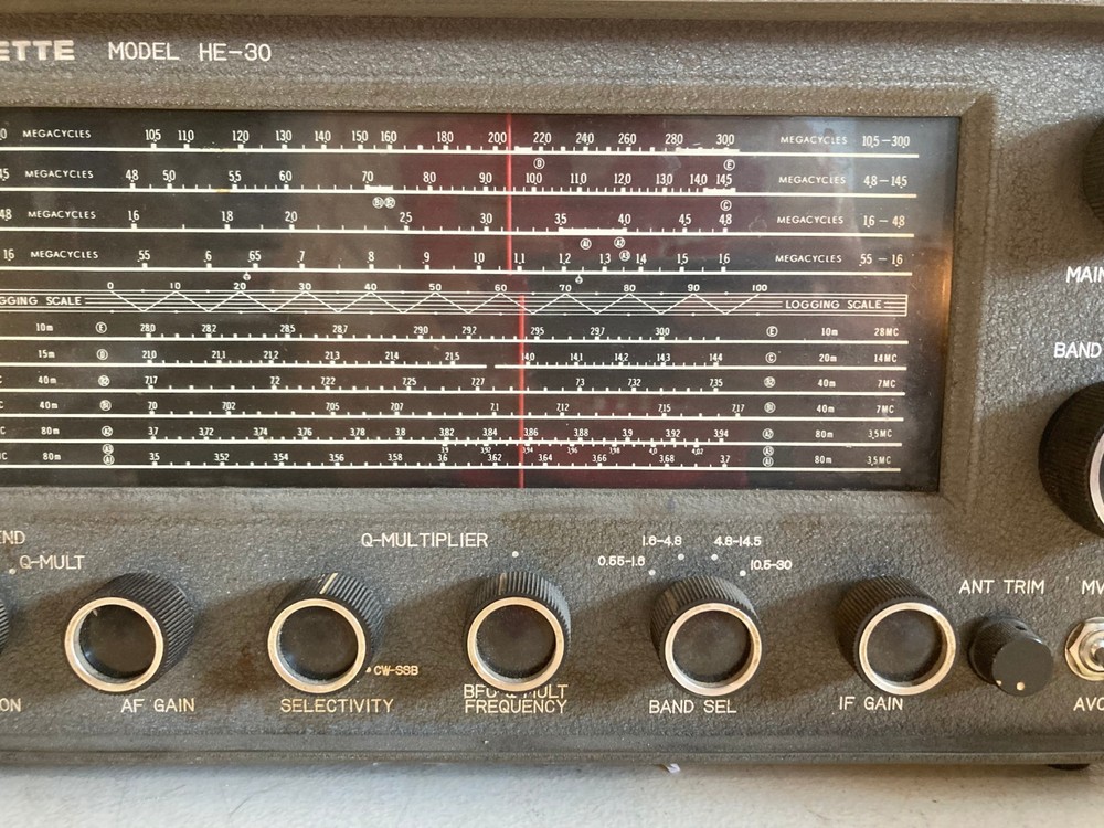 Lafayette S.W. / Communications Receiver, Model HE-30 - Powers On