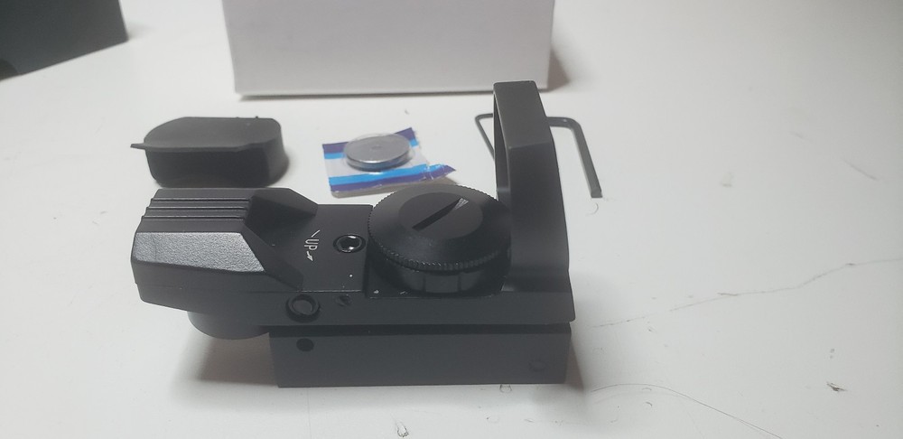 Red Dot Reflex Sight 20mm Rail Mount Adjustable Brightness w/ Tools & Box