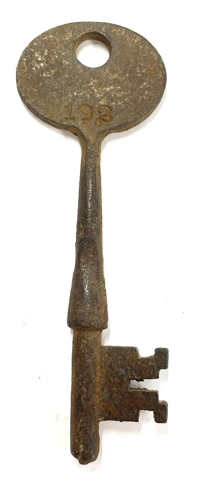 1Vintage Long Skeleton Key. #192