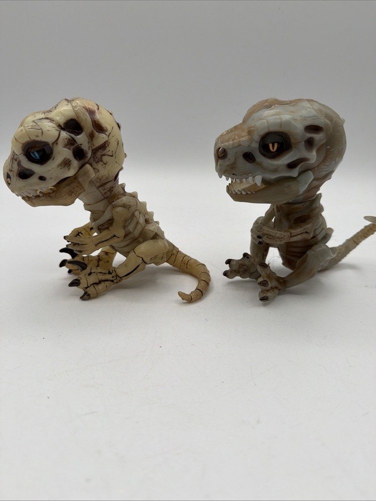 WowWee Fingerlings Untamed Skeletons Untested