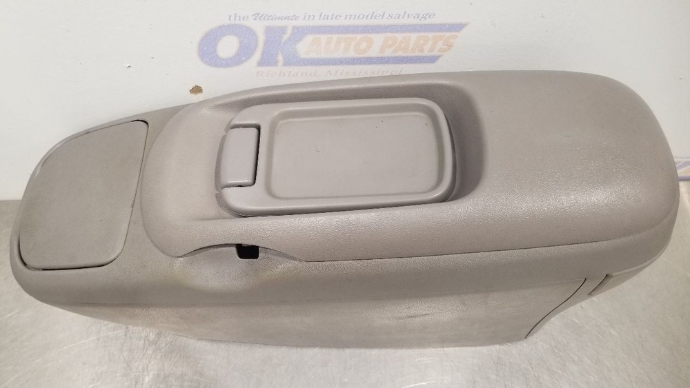 99 CHEVY TAHOE LT FRONT FLOOR CENTER CONSOLE GRAY